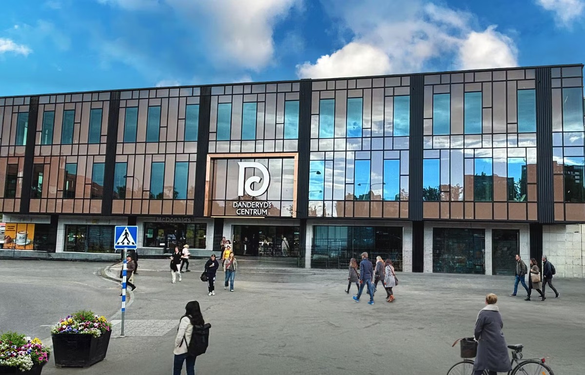 Skandia Fastigheter slutför ombyggnad – Mörby Centrum blir Danderyds Centrum